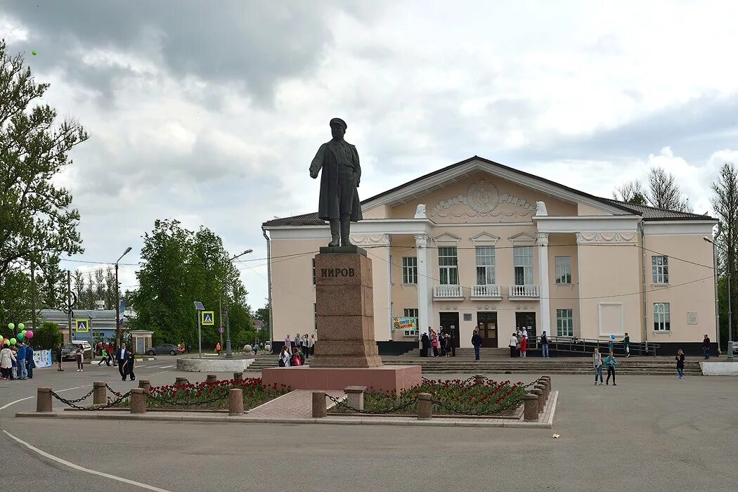 Погода ленинградской обл кировский район. Город Кировск Ленинградской области. Театральная площадь Кировск Ленинградской области. Достопримечательности Кировска Ленинградской. Кировск Ленинградская область памятники.