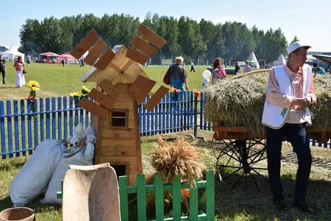 Подворье работа