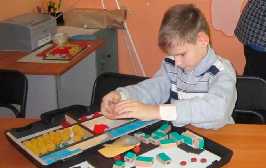 Адаптация детей с нарушениями зрения. Пособия для слепых и слабовидящих детей. адаптация слепых детей. игры для слабовидящих детей. слепые и слабовидящие дети.