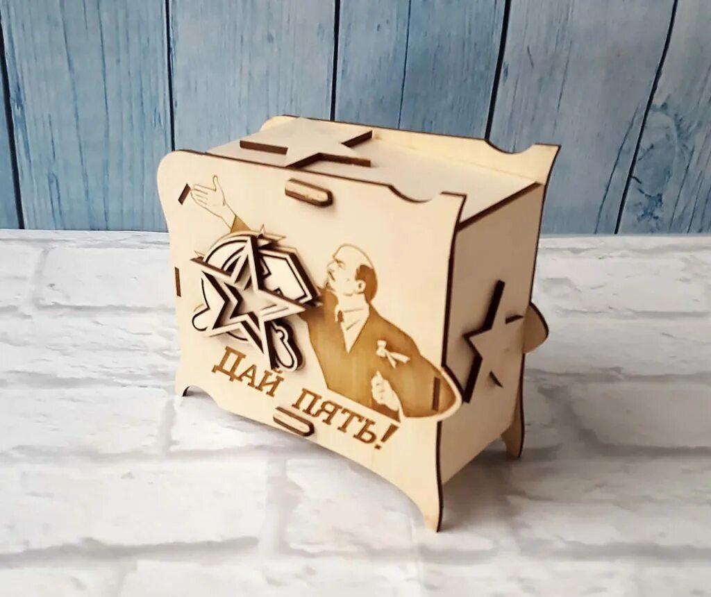 чемодан из фанеры. сувениры на лазерном станке. копилка для лазерной резки. копилка для денег из фанеры. копилка машинка из дерева.