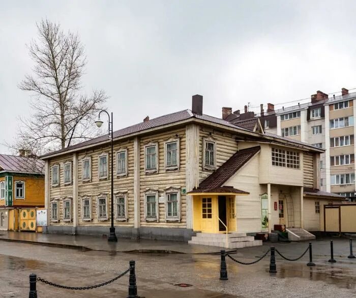 Прогулки по Казани.Часть3. Улица Каюма Насыри С фотокамерой и без.