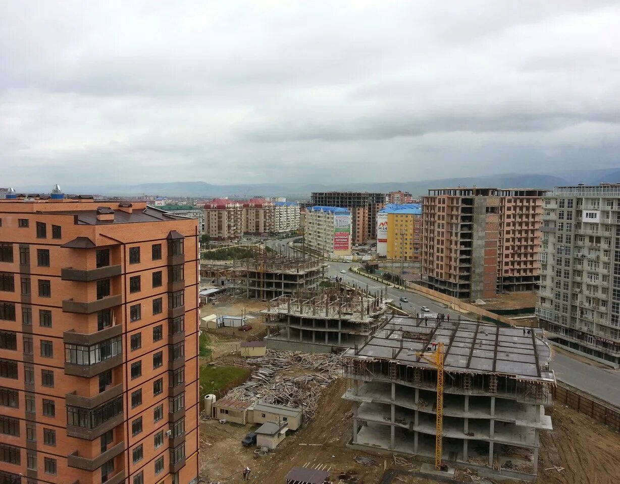 Строительство махачкалы. Стройки в махачкале. Стройка домов в махачкале. Жк вершина каспийск. Стройки в махачкале.