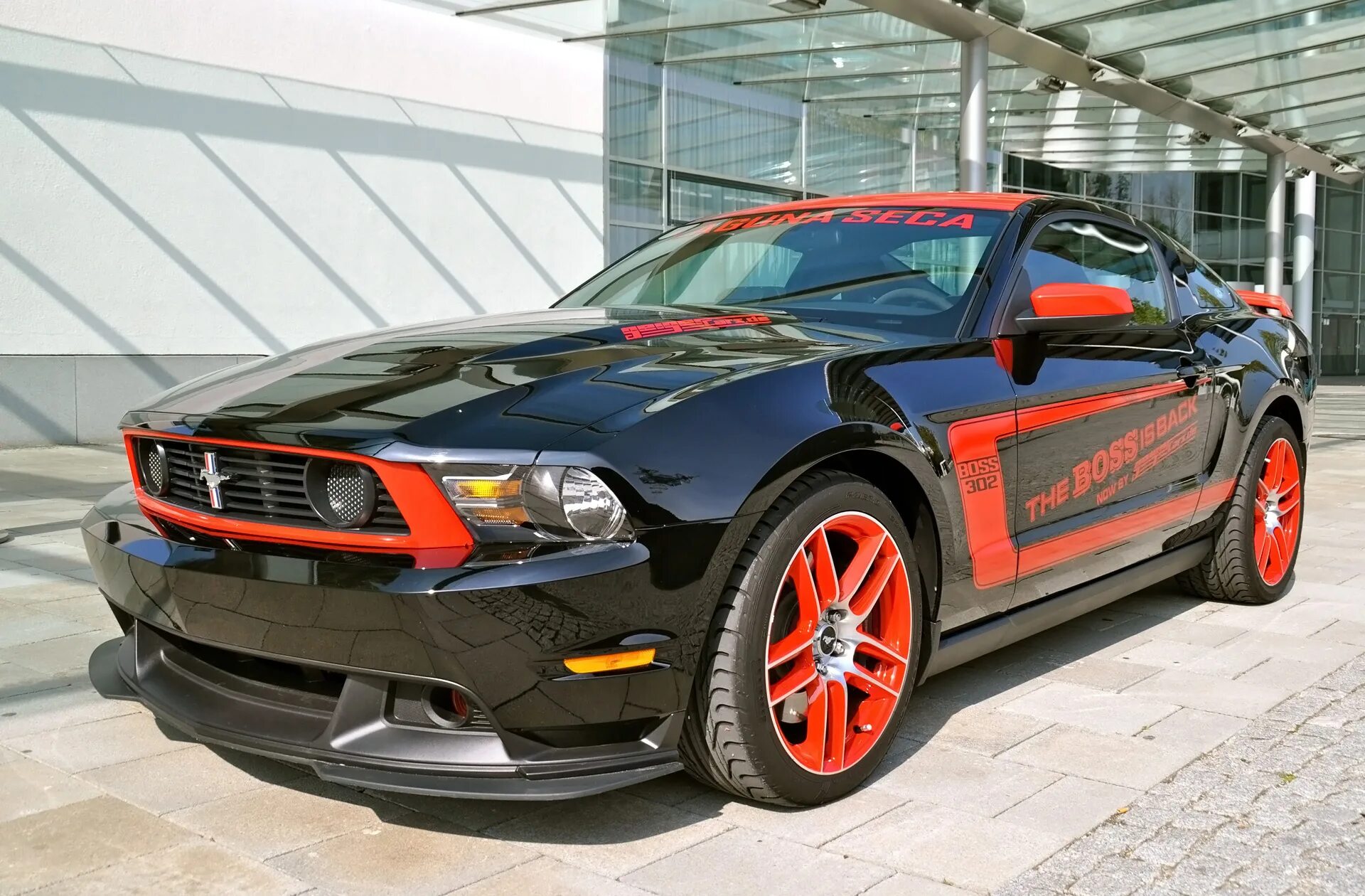 Как выглядит мустанг. Mustang Boss 302 Laguna Seca. Форд Мустанг спорткар. Ford Mustang Boss 302 2013. Форд Мустанг 202.