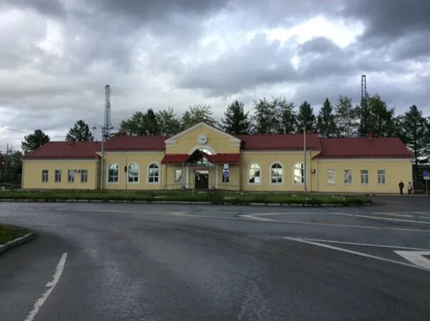 Жд апатиты. Фото станции апатиты 1. Станция апатиты 1. Апатиты вокзал железнодорожный. Жд апатиты.