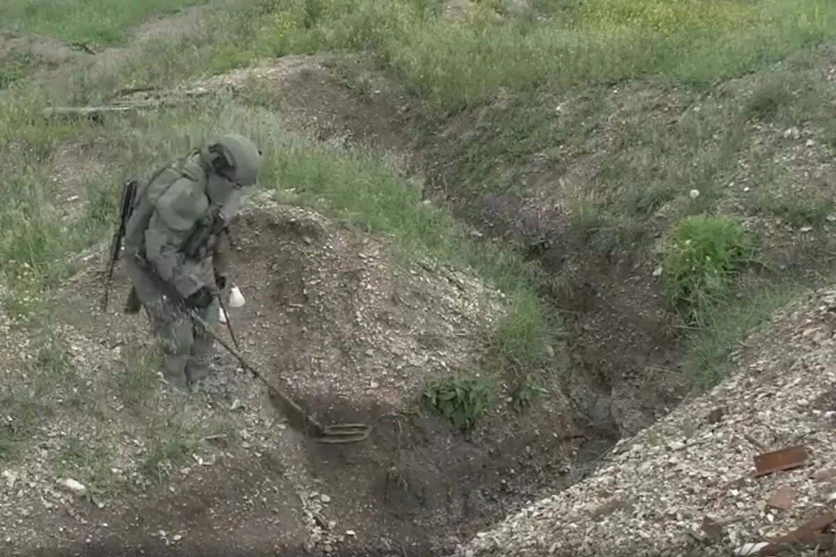 Сапер войска. Великобритания, азербайджан, разминирование. Инженерно саперные войска. Военная машина для разминирования. Российские саперы в пальмире.