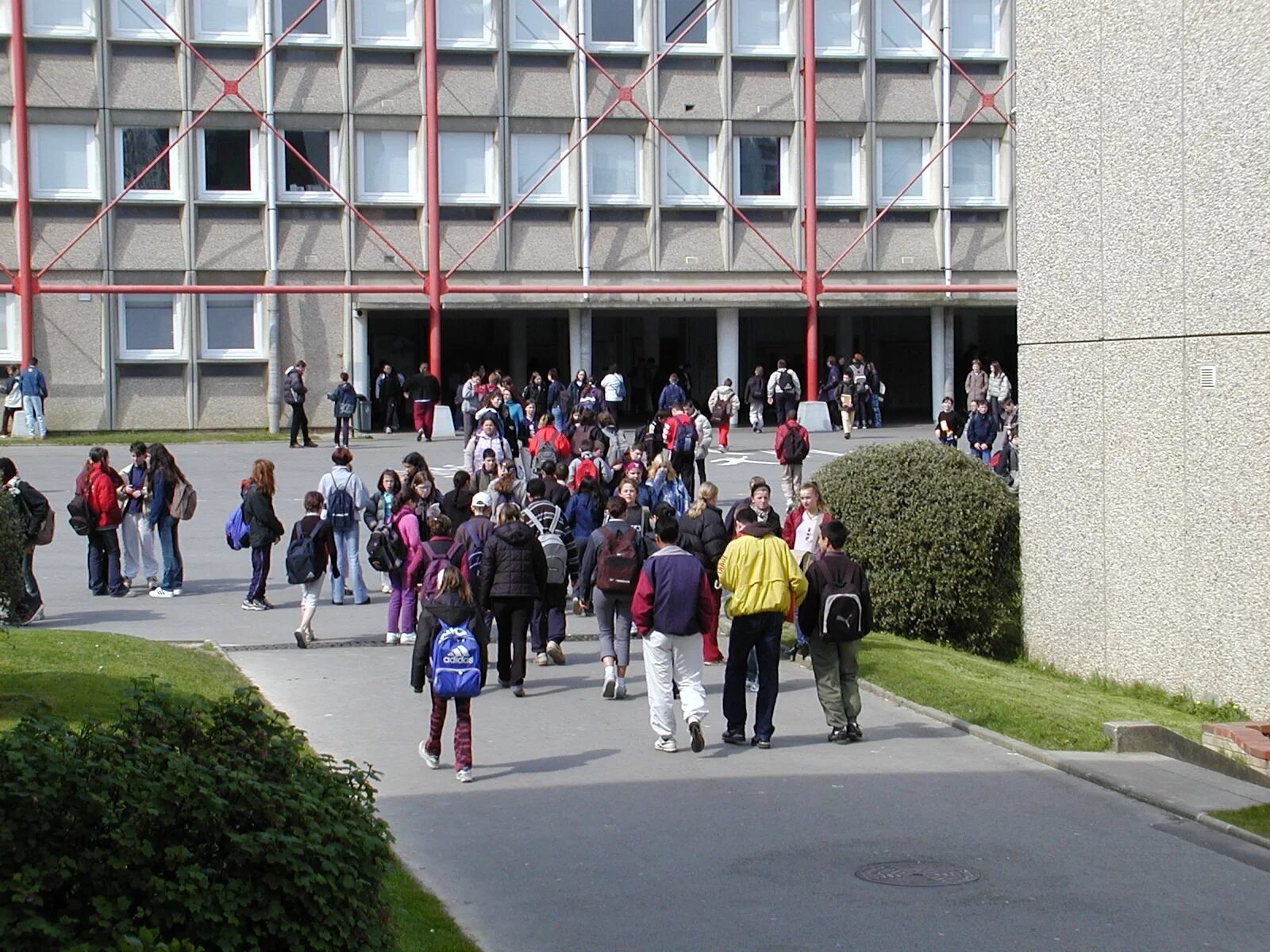 Французская школа фото. Французская школа. Лицей во франции. Notre dame international high school. Alpadia language schools париж.