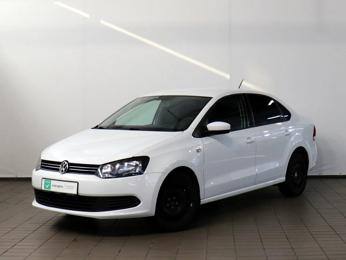 Polo 2015 год. Volkswagen Polo 2015 белый. Volkswagen Polo sedan 2015 белый. Фольксваген поло 2017 белый. Белый Volkswagen Polo v 1.6 at (105 л.с.).