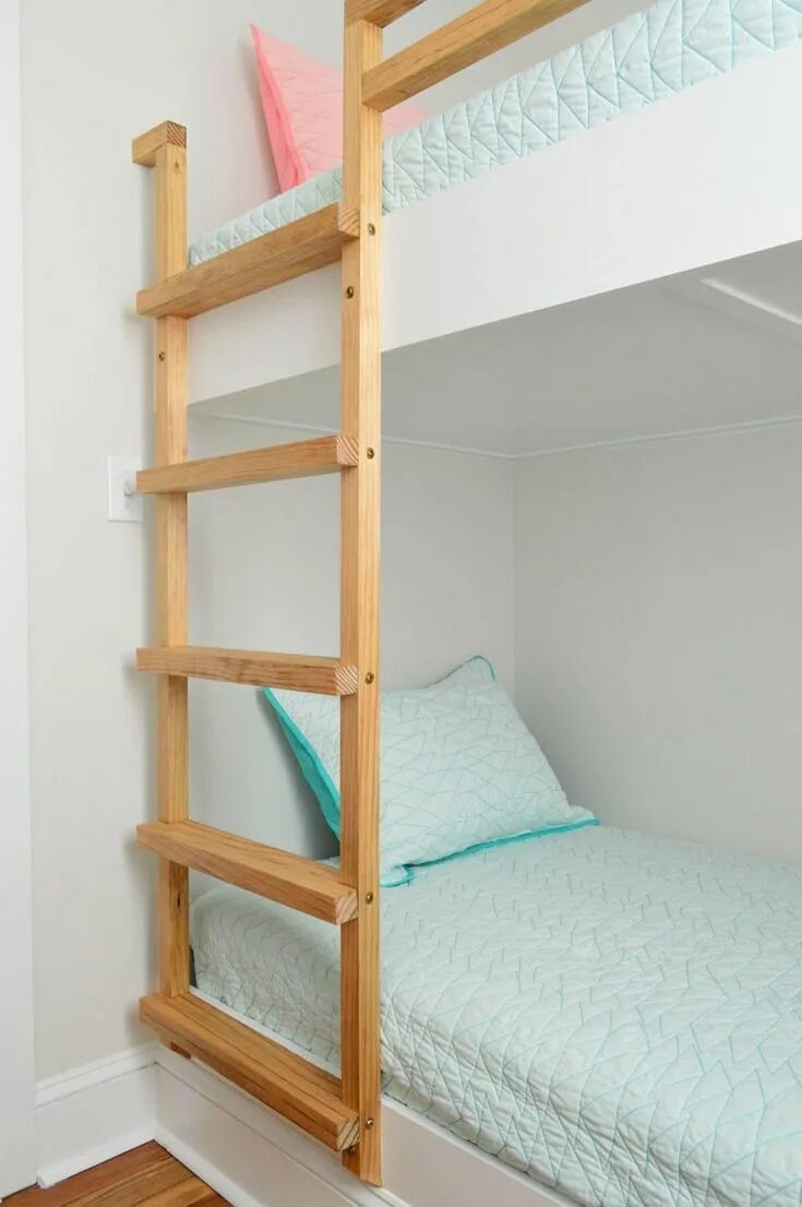 Купить кровать лестница. Лестница для двухъярусной кровати. Двухъярусная кровать с приставной лестницей. Лесенка для двухъярусной кровати. Лестница для детской двухъярусной кровати.