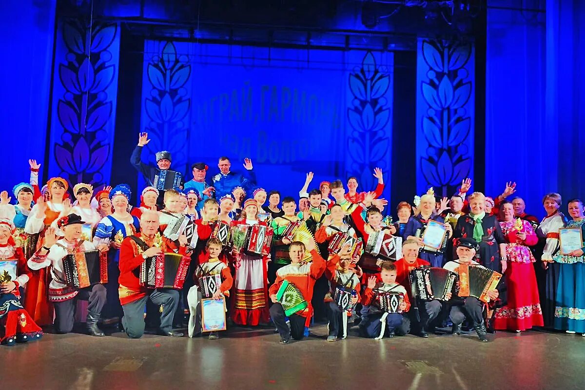 Фестиваль современник. Программа фестиваля для молодежи. Пять вечеров спектакль современник актеры. Дк современник июльское. Неформат современник.