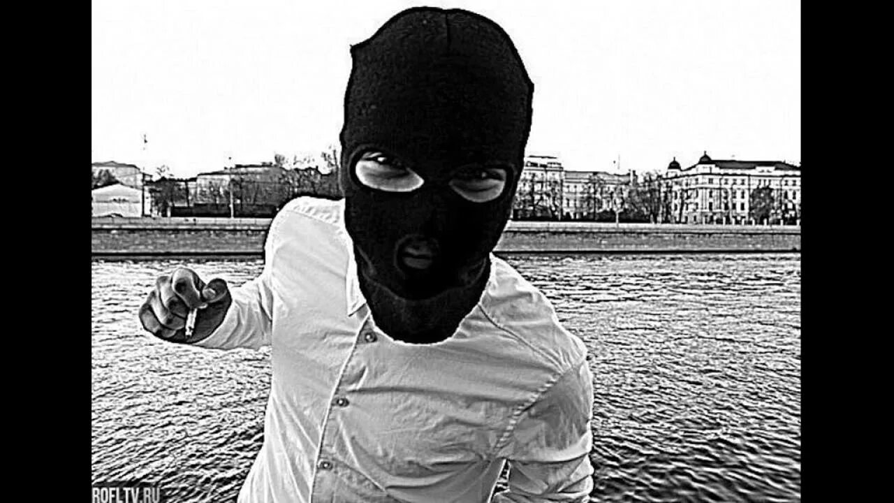 Маска ковид мем. Не знаю он был в маске. Ильназ галиев казань. Доктор ганнибал лектер. Вор в черной маске.