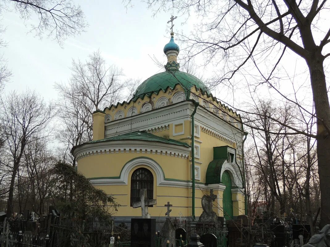 часовня святителя николая на даниловском кладбище. даниловское кладбище матрона московская. церковь сошествия святого духа на даниловском кладбище москва. церковь николая чудотворца на даниловском кладбище. часовня святителя николая на даниловском кладбище.