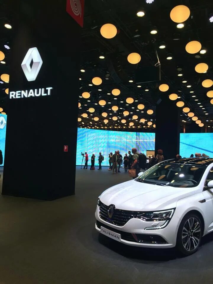 Renault group. Renault Kazakhstan. Reno группа. Hyundai Paris Motor show 2016. Renault Group Country.