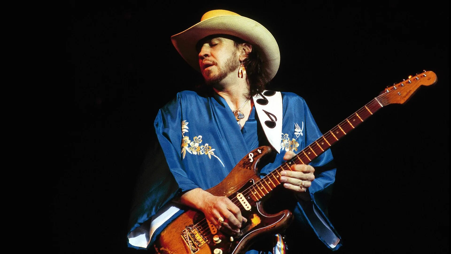 Srv гитарист. Стиви рей вон. Srv гитарист. Stevie ray vaughan texas flood. Стив рей воган.