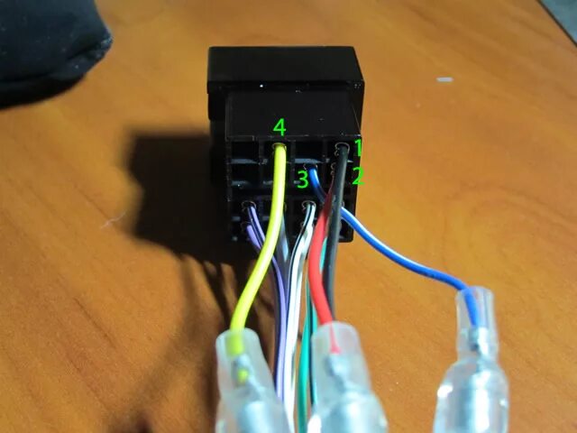 Rem провод на магнитоле сони. провода пионер 9450. плюс минус проводов магнитолы. плюс на магнитоле. провода магнитолы пионер 128.