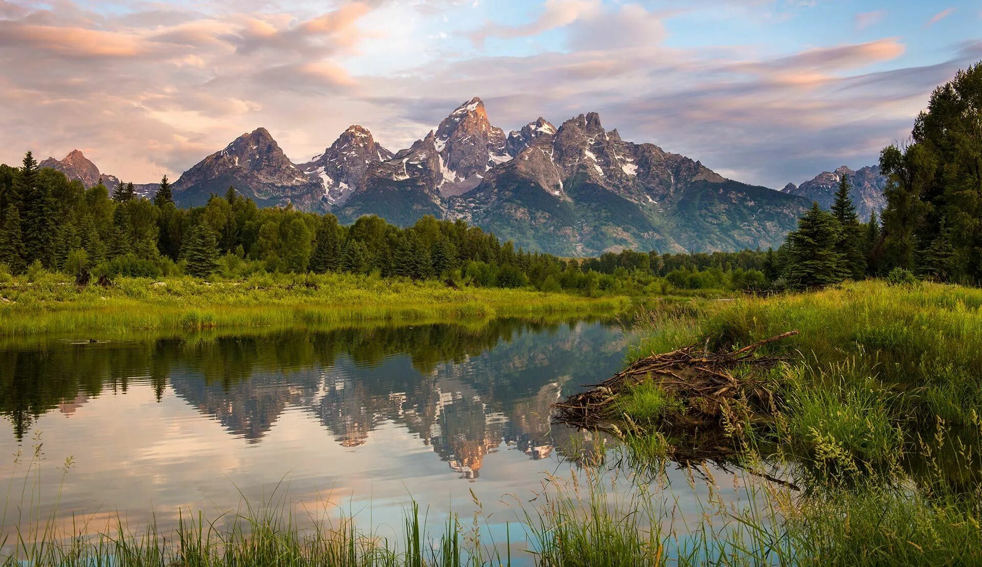 Spring creek. Джексон хоул вайоминг. национальный парк гранд-титон. spring creek ranch. jackson hole wyoming usa.