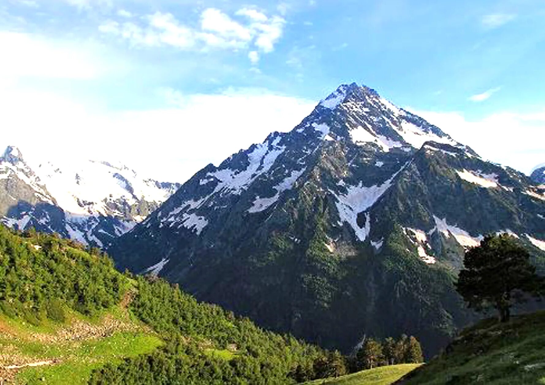 Горы кчр. Альпы и кавказ. Горх. Национальный парк маунт-рейнир, вашингтон, сша. Национальный парк клуэйн юкон.