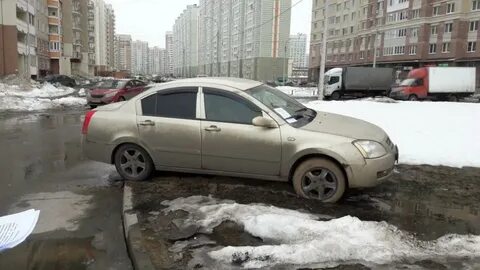 Парковка на газоне зимой