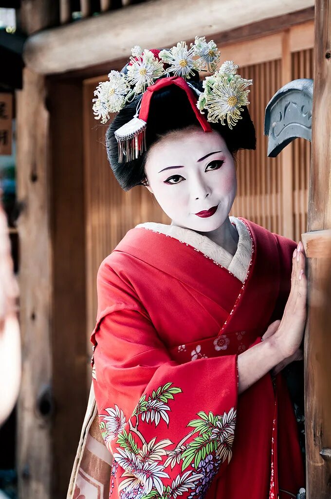 Япония гейши майко. Гейша из киото. Киото гейши. Гион район киото с гейшами. Киото гейши.