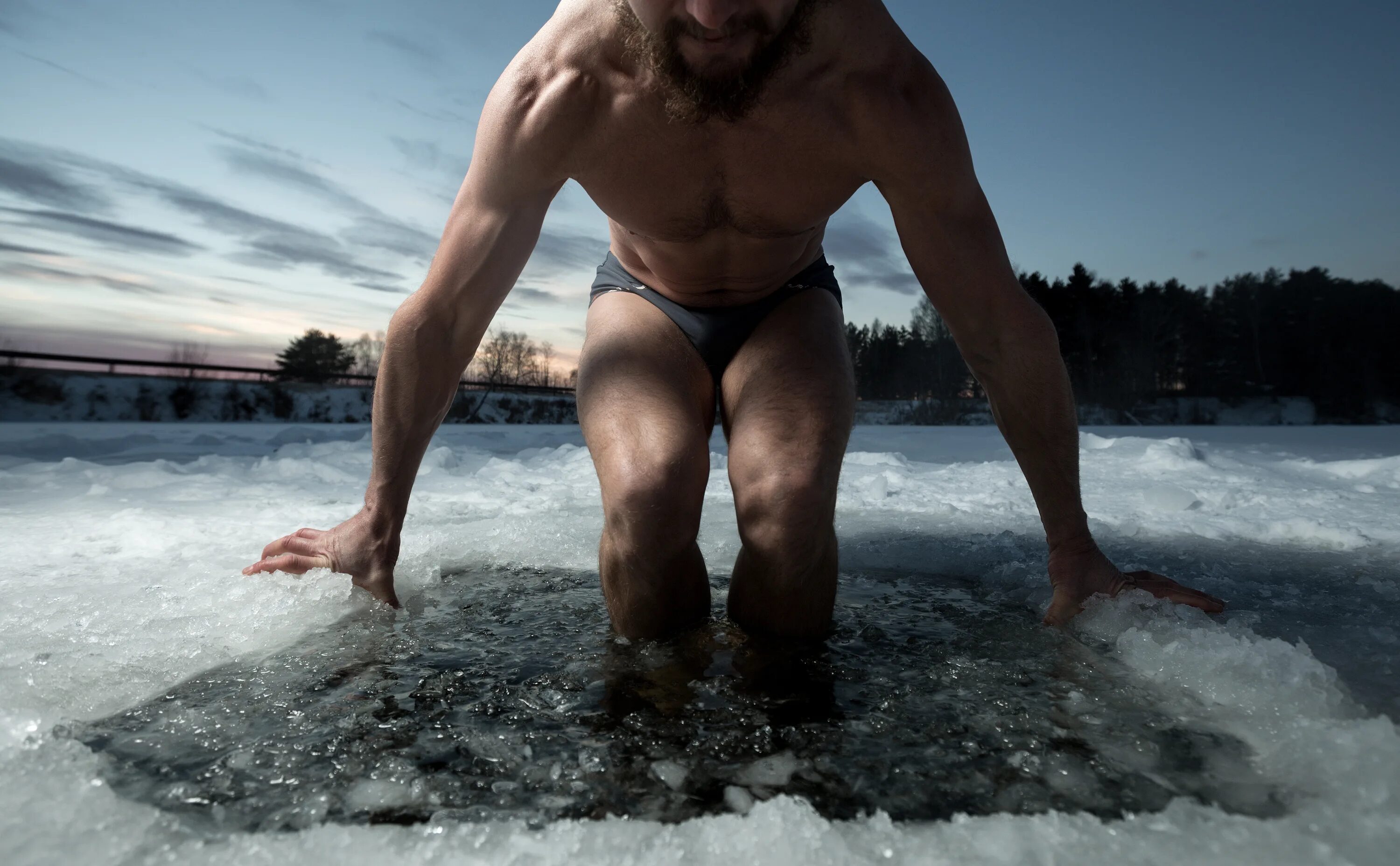 В холодной воде на несколько