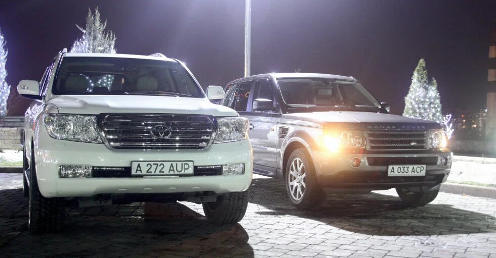 Range rover l405. Range rover cruiser. Ровер крузер. Land rover или cruiser. Range rover дефендер.