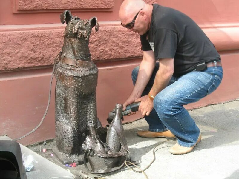 Скульптор нижний тагил. Скульптуры нижнего тагила. Необычные памятники нижнего тагила. Скульптор нижний тагил. Скульптор нижний тагил.