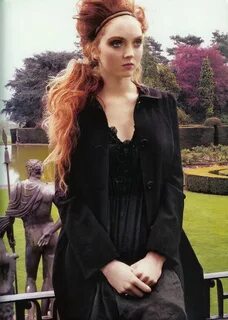 Жалаңаш Лили Коул бейне