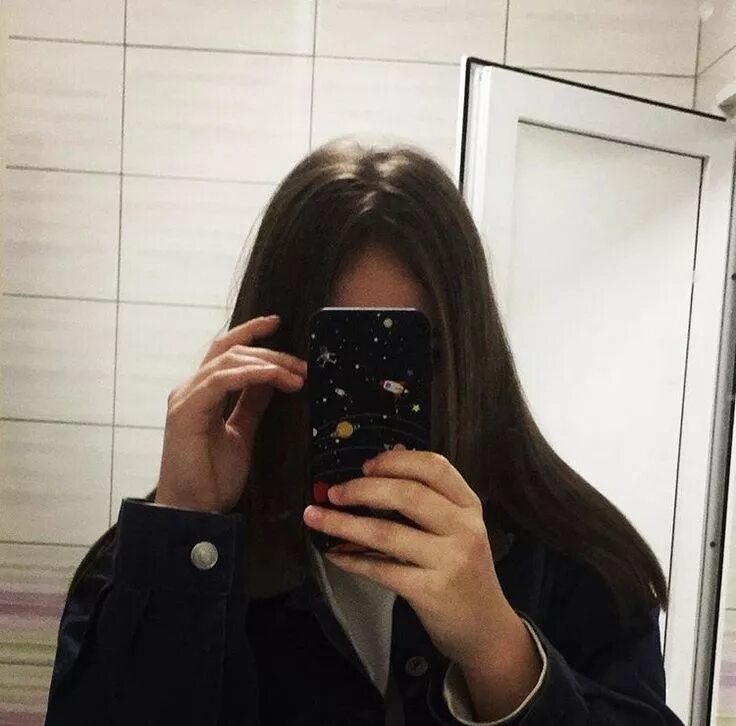 Картинки на аву для девушек без лица. Девочка без лица на телефон. Аватарки для девушек. Авы для девочек. Красивые девочки с айфонами.