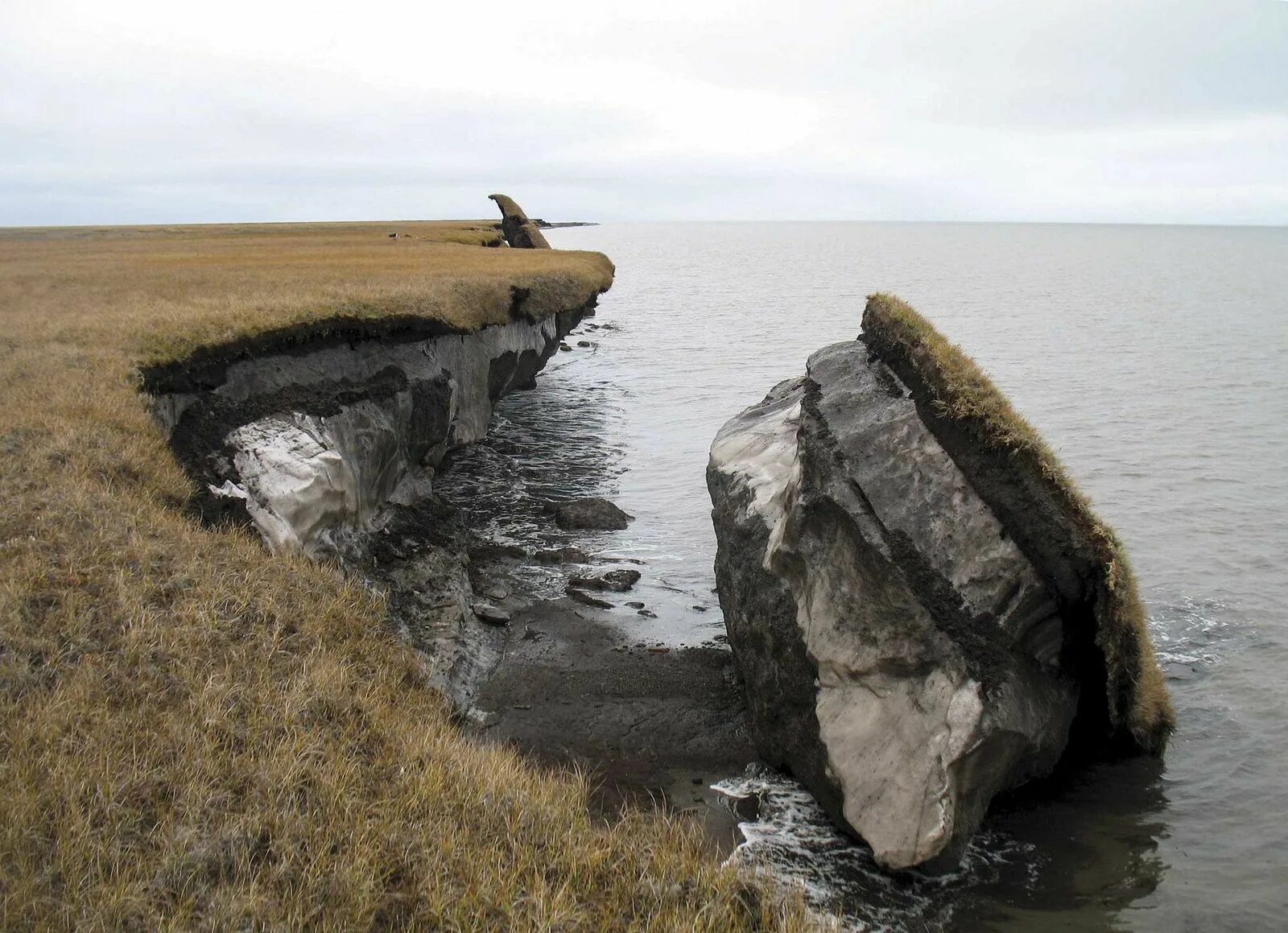 Разрушают породу водой. Вечная мерзлота Арктика. Таяние вечной мерзлоты в России. Таяние мерзлоты в Якутии. Многолетняя (Вечная) мерзлота.