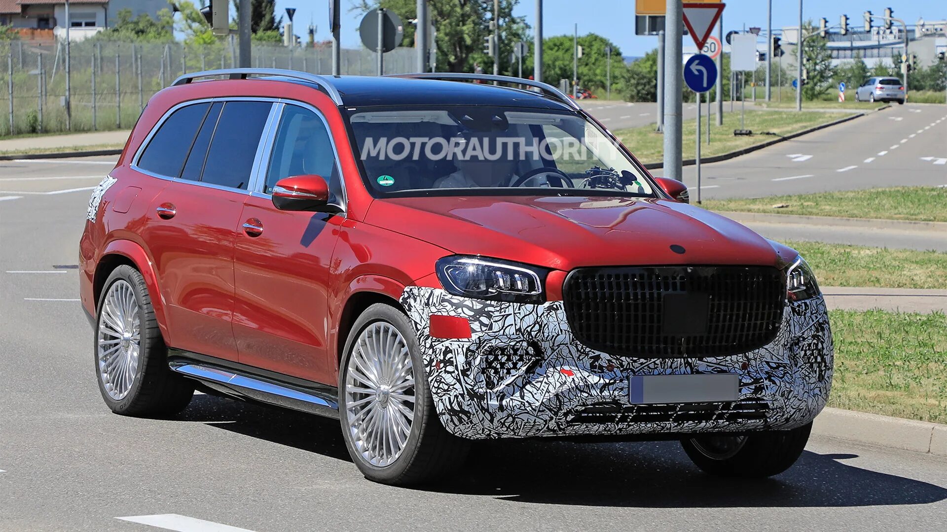 2025 Mercedes GLS Facelift - Sound, Interior and Exterior in detail - YouTube