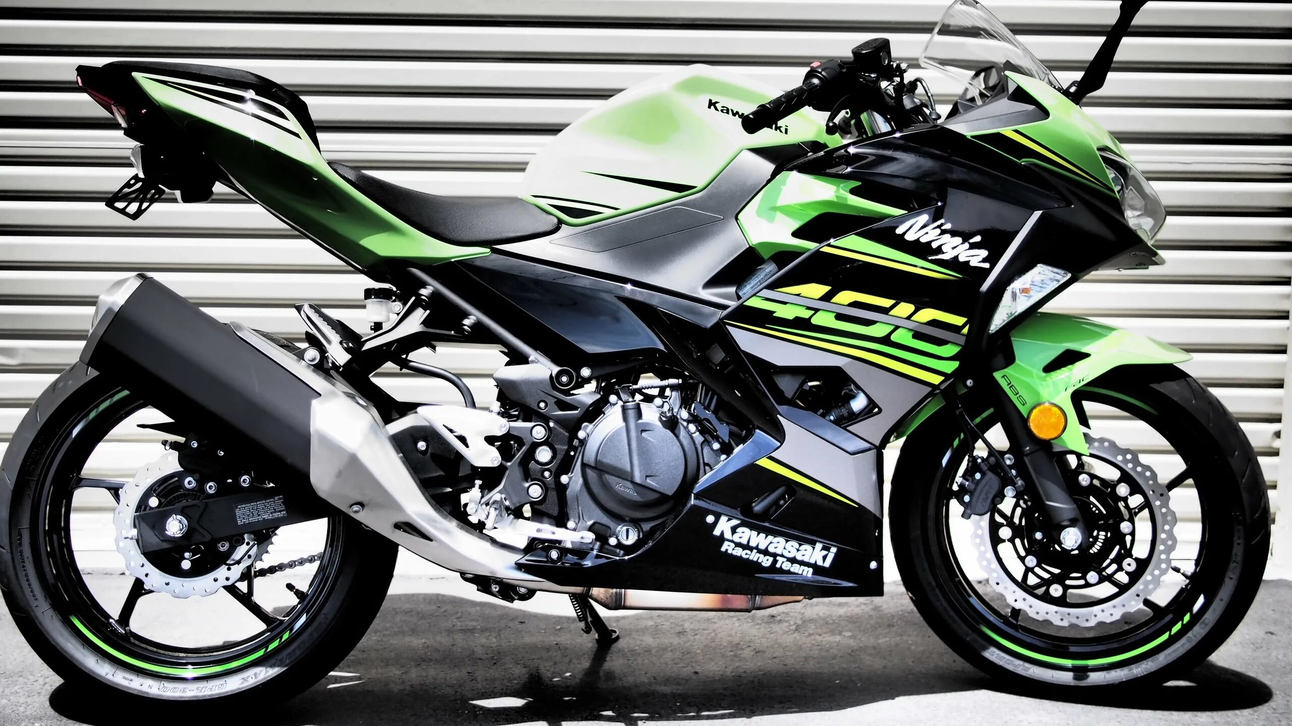 Кавасаки 300 ниндзя максималка. Kawasaki ninja 400. Kawasaki ninja 400 black. Kawasaki ninja 400 максимальная скорость. Габариты kawasaki ninja 400.