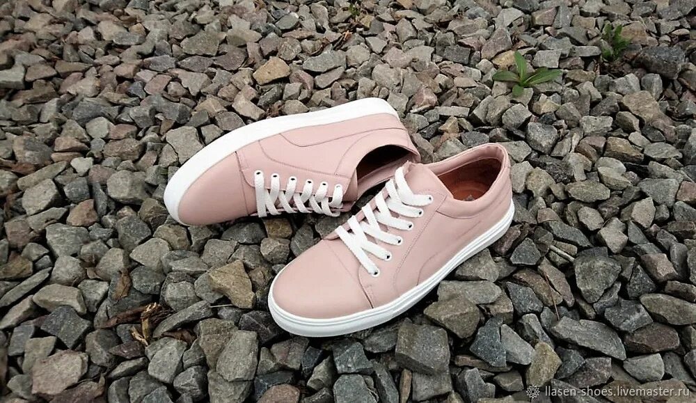 Кеды артикул. Пудровые кеды. кожаные розовые кеды женские. converse кеды пудровые.