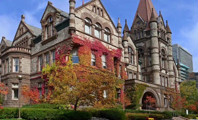 Selection university. Торонтский университет в канаде. victoria college in the university of toronto. университет в канаде торонто фото.