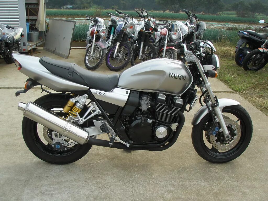 Yamaha 400 купить. Yamaha XJR 400. Мотоцикл Yamaha XJR 400. Yamaha XJR 400 2002. Yamaha XJR 400 1999.
