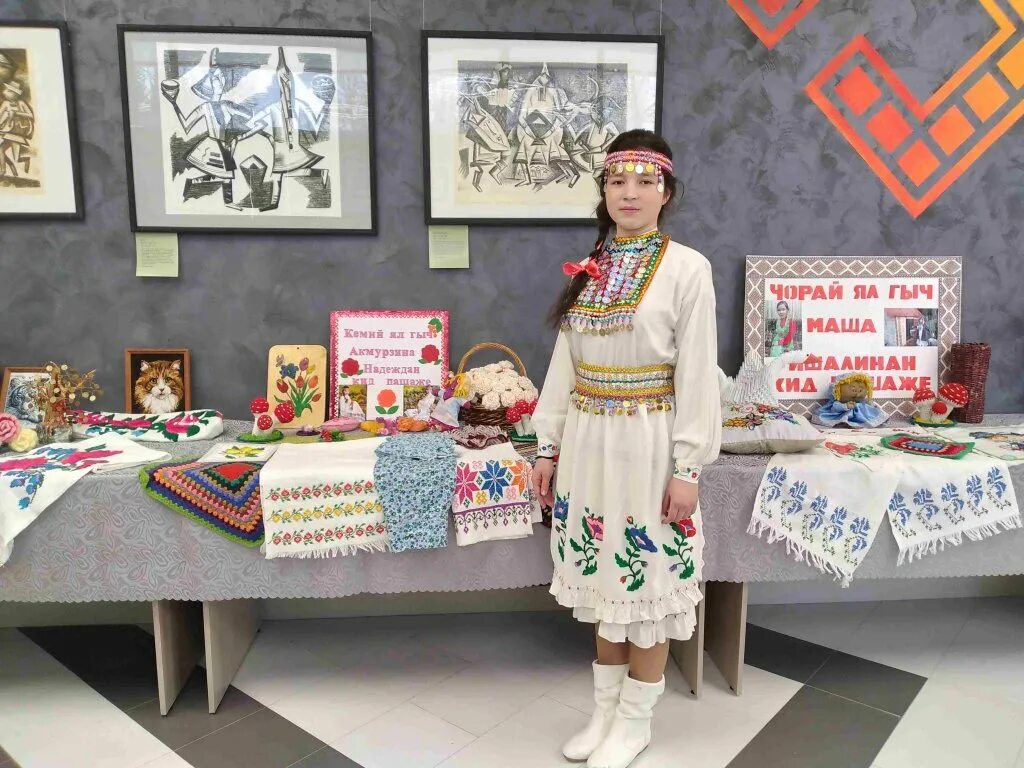 Культура мишкино. Культура мишкино. Марийцы мишкино. Дом культуры белозерск. Марийский культурный центр в мишкино.
