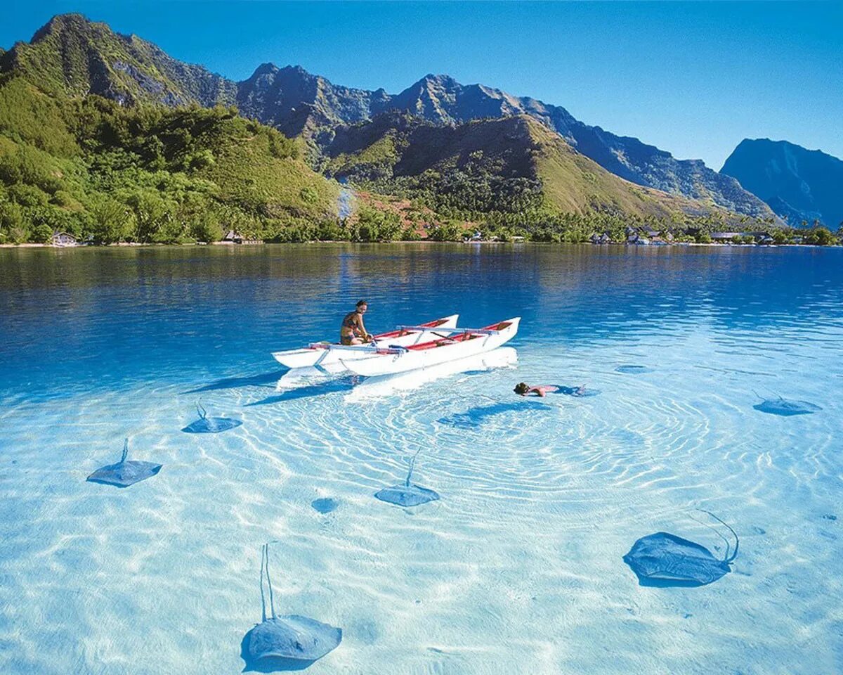 Кристально чистое озеро. Бора Бора. Турция -остров Бора-Бора,. Прозрачное море. Прозрачная вода.