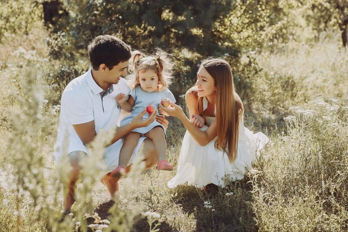 Go love family. Семейная фотосессия. Ребенок в семье. Красивая семья. Родители и дети.