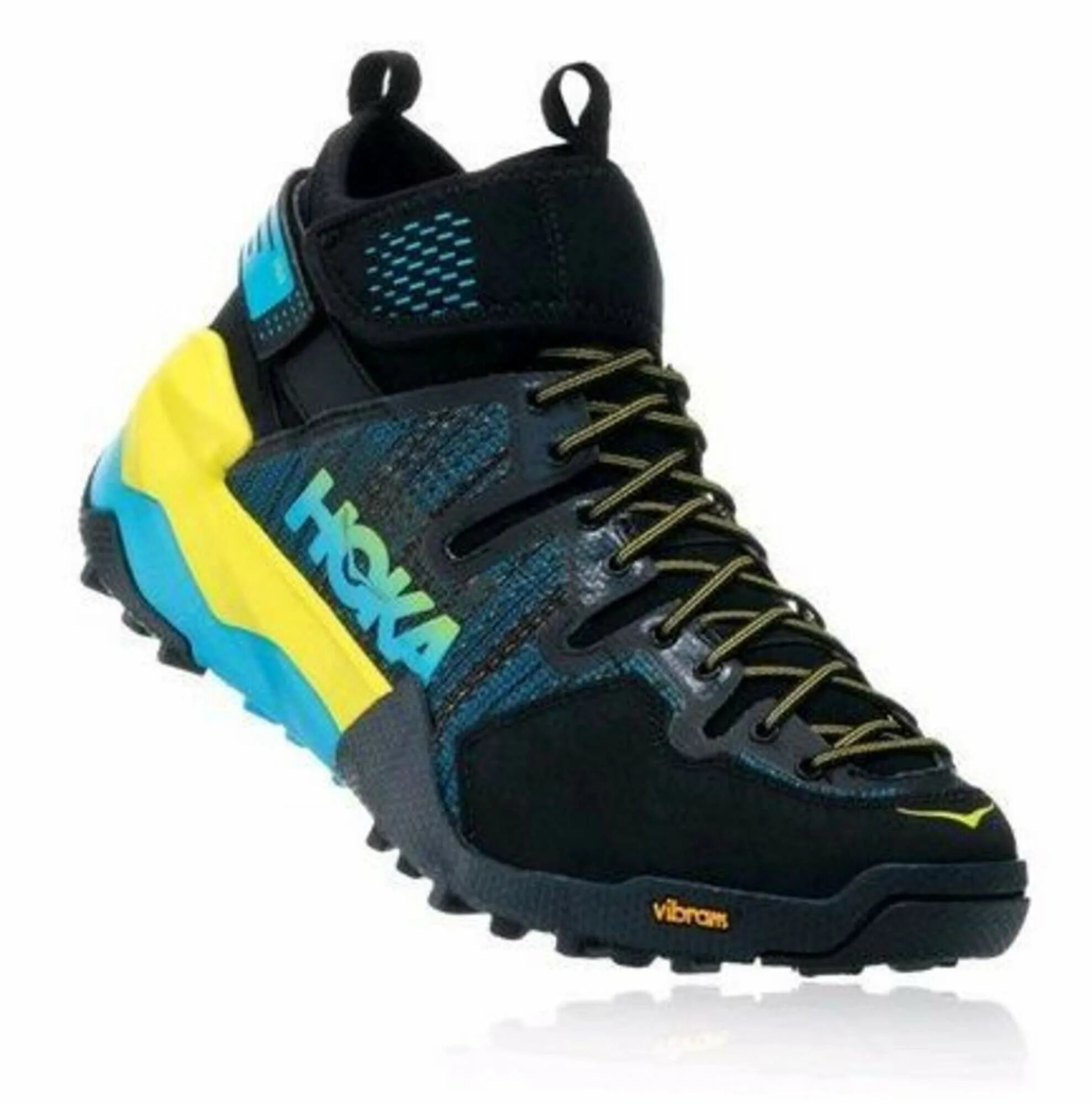 Hoka one one speedgoat 2. Hoka треккинговые. Трекинговые ботинки hoka one. Hoka зимние кроссовки. Ботинки hoka one one.