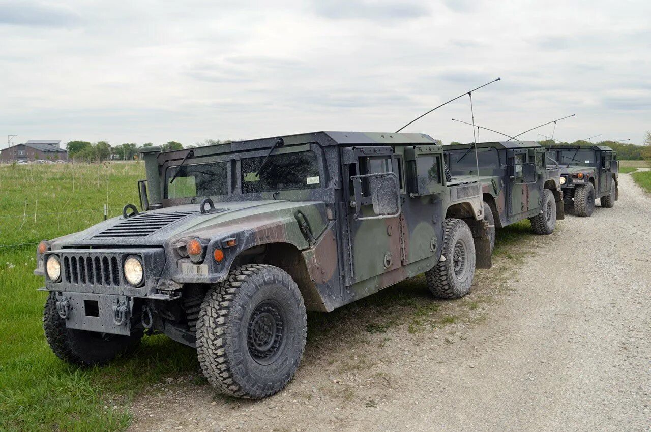 Американские военные машины. Хаммер h1. Хаммер h1 военный. Армейский внедорожник HMMWV. Hummer h1 военный.