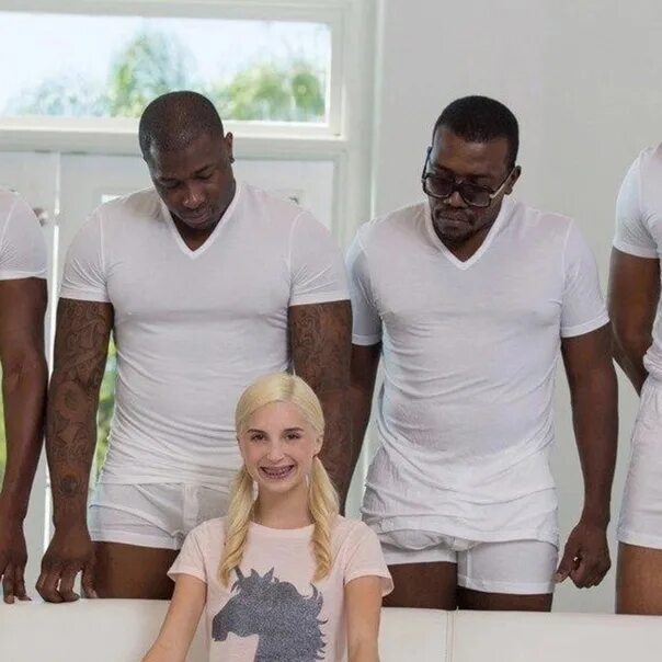 Девка любящая негров