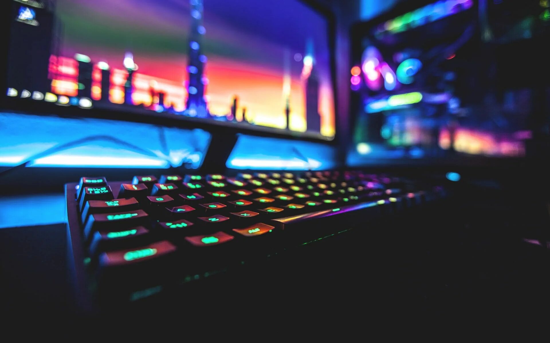 Night gamer full. Красивый компьютер. Обои на компьютер. Неоновые картинки на рабочий стол. Компьютерный фон.