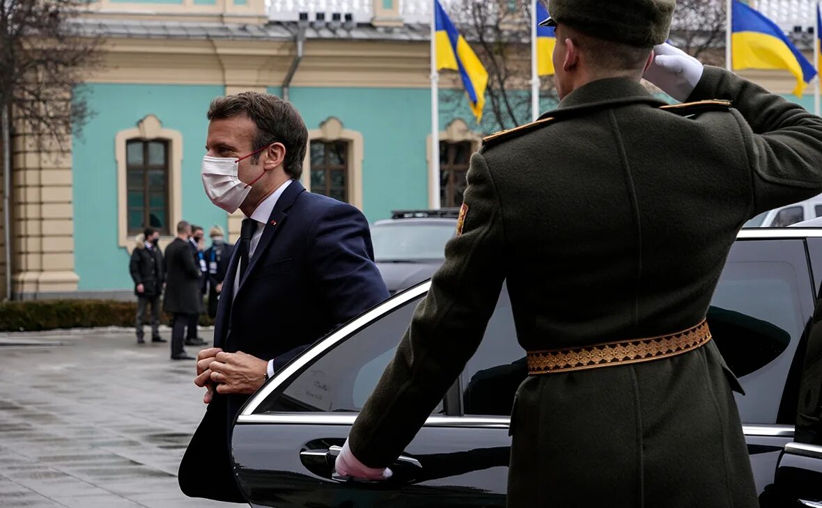 Макрон слил. Макрон слил