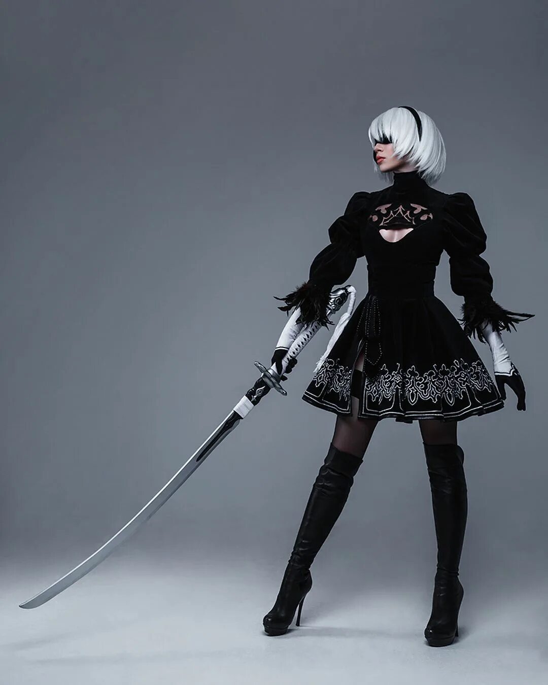 Nier automata cosplay. NIER 2b косплей. Yorha 2b косплей. Ниер автомата косплей. 2b NIER Automata Cosplay.