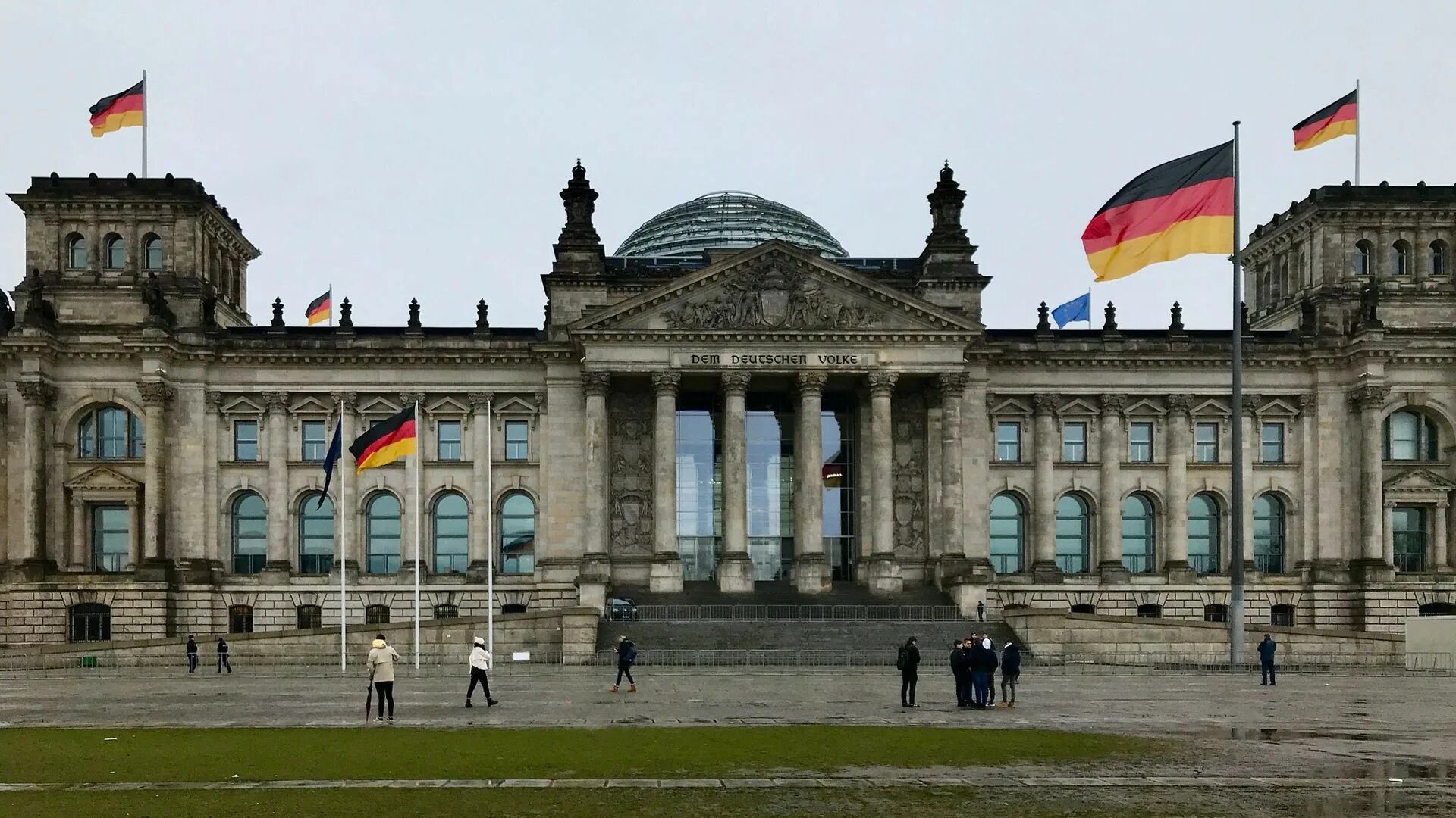 Город бундестага фрг 4 буквы. Здание рейх стада берлин. Бундестаг германии. Город бундестага фрг 4 буквы. Из германии.