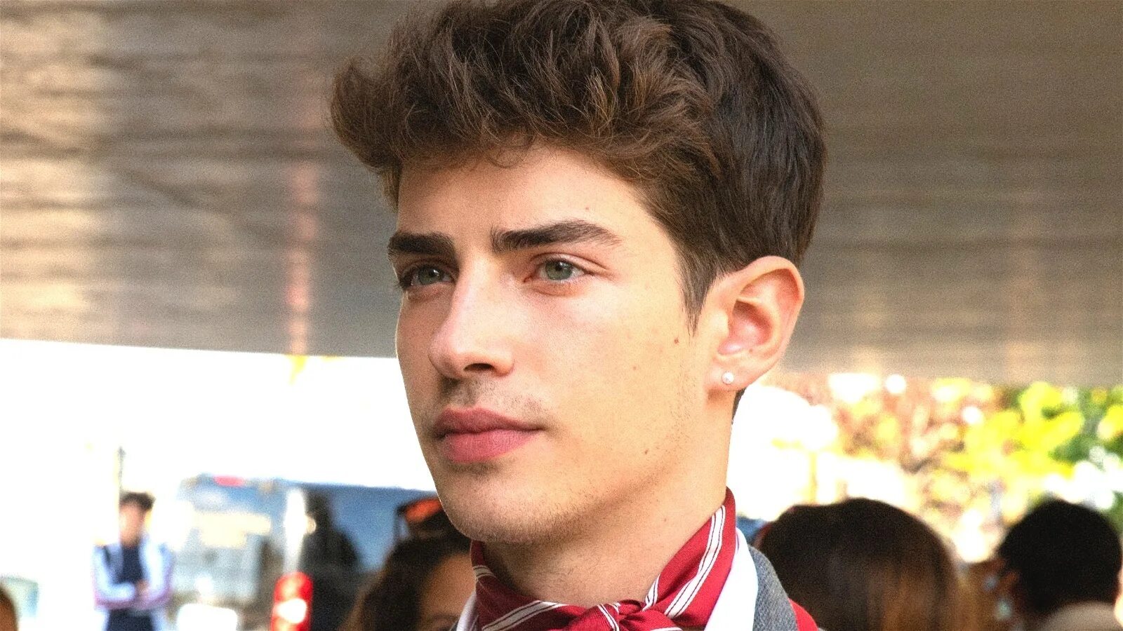 Ари элита сериал 4 сезон. Элита директор. Бенхамин элита. Диего мартин. Сериал элита пабло.