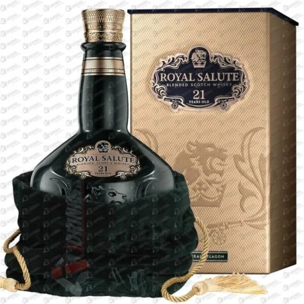 Royal glenvart 0.7. Chivas Regal Royal Salute 21. Royal Salute 21 Emerald Flagon. Чивас Ригал Роял салют. Виски Чивас Роял салют 21 год.