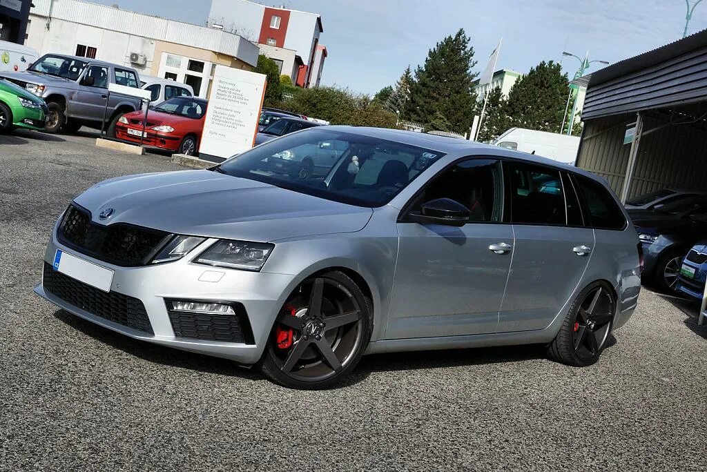 Тюнинг skoda. Шкода Октавия а7 RS. Skoda Octavia a7 RS Grey. Škoda Octavia RS a7 Grey. Skoda Octavia a7 RS черная.