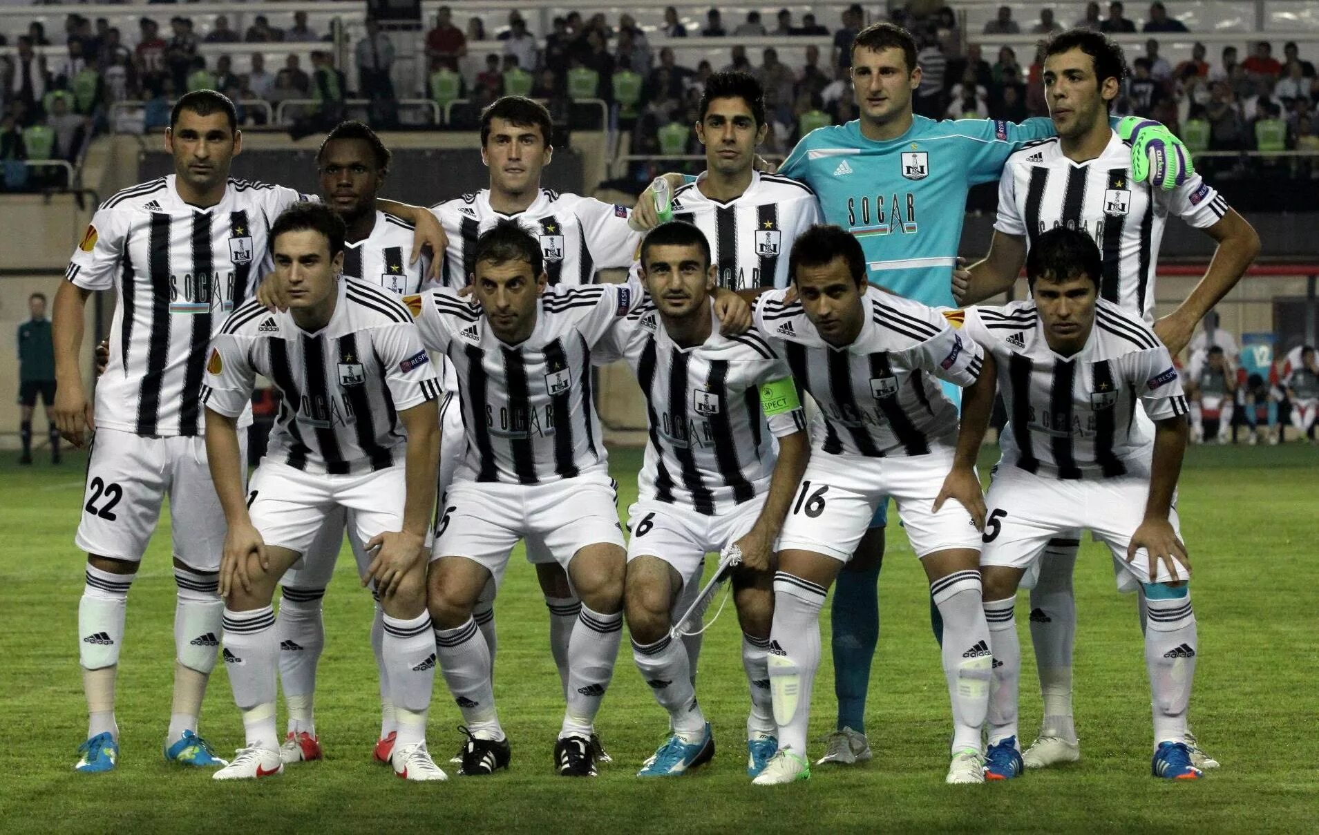 Нефтчи баку. Нефтчи баку. Neftchi 2008. Нефтяник баку 1966 год состав. Baku логотип.