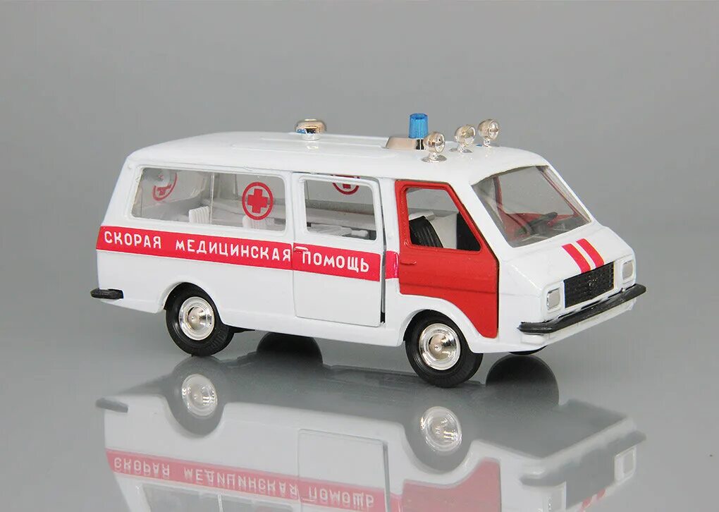 Газ 3302 асмп. Ford transit ambulance 1:43. Игрушки скорой помощи. Ford transit greenlight 1 43. Газель 32214 скорая.