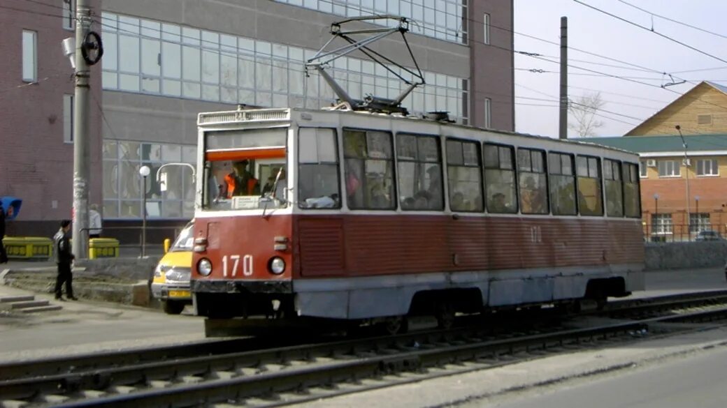 Трамвай запорожье. Трамвайное депо бийск. Трамвайное депо бийск. Бийск трамвай депо. Бийск трамвай 5 138.