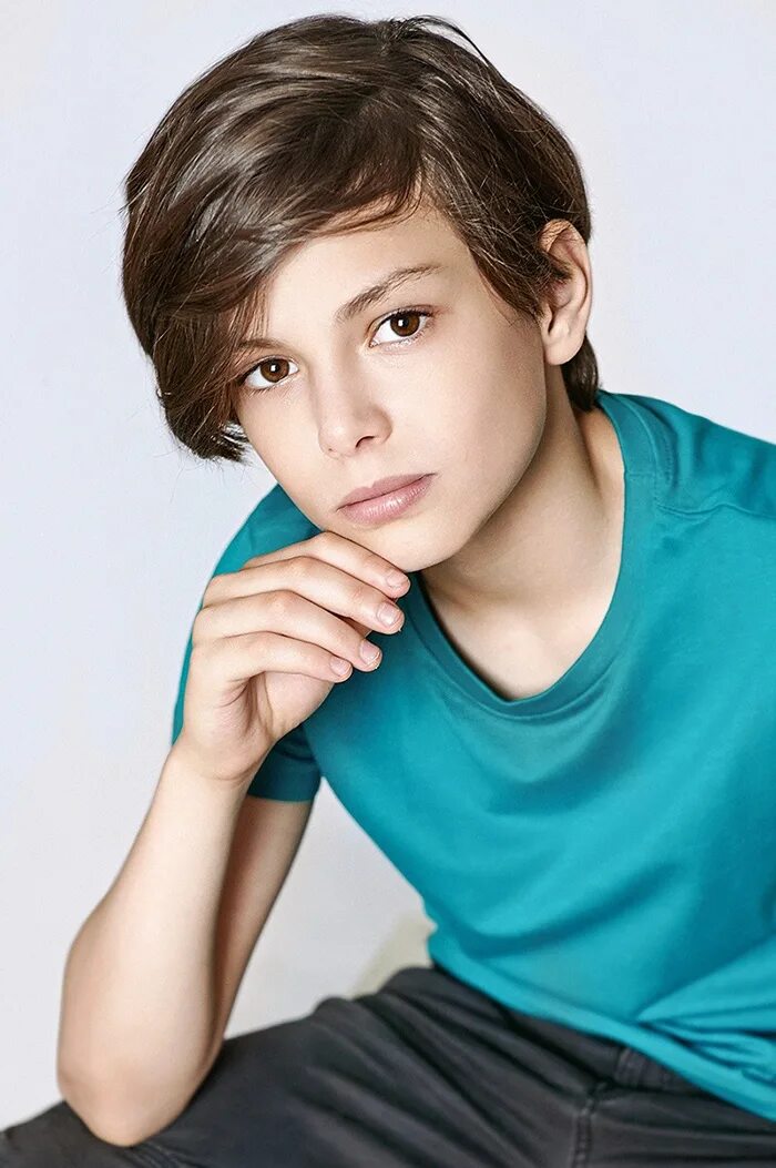 Alex ruygrok 12 лет. Адам миллер модель блондин. William franklyn-miller hairstyles. Бойс кьют. Симпатичный парень.